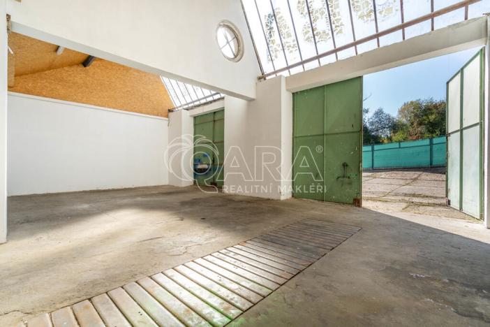 Pronájem výrobních prostor, Kralupy nad Vltavou, Lutovítova, 681 m2