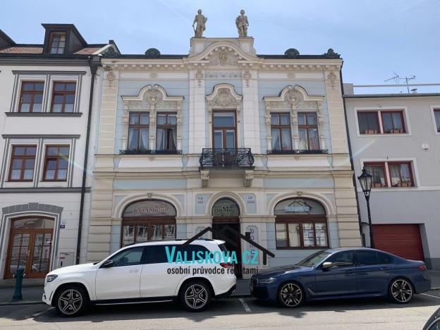 Pronájem bytu 3+kk, Kroměříž, Riegrovo náměstí, 80 m2