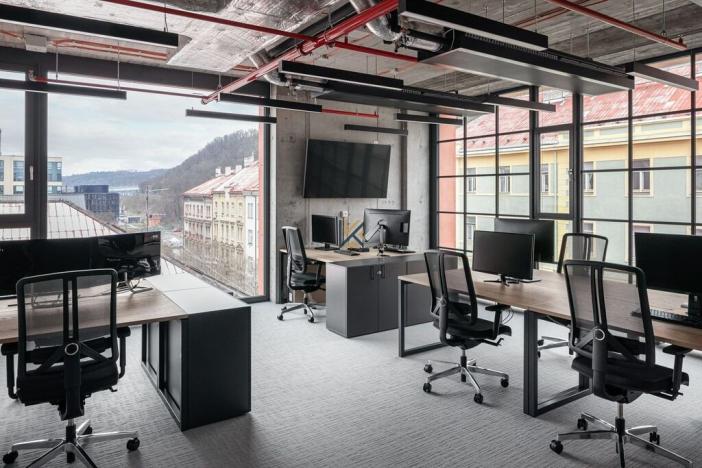 Pronájem kanceláře, Praha, Pernerova, 300 m2