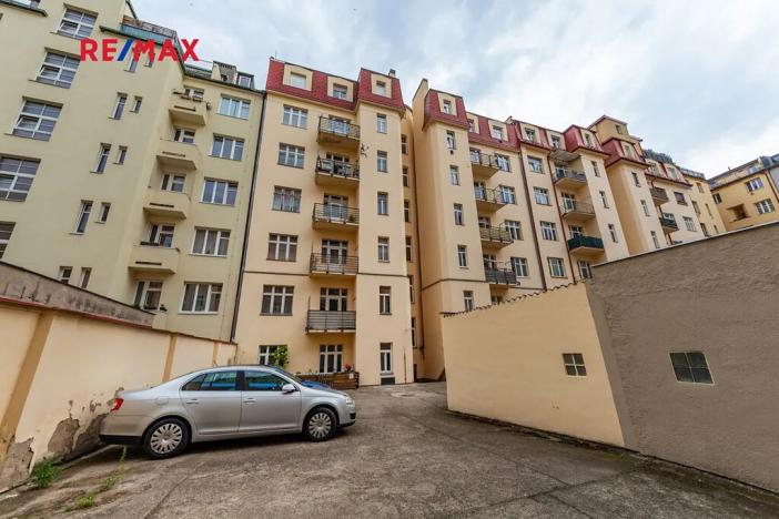 Prodej bytu 4+1, Praha - Holešovice, U smaltovny, 175 m2