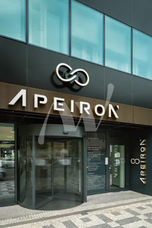 Pronájem kanceláře, Praha - Karlín, Sokolovská, 342 m2