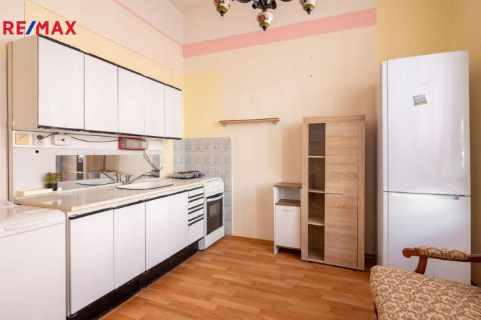 Pronájem bytu 2+kk, Karlovy Vary, Koptova, 37 m2