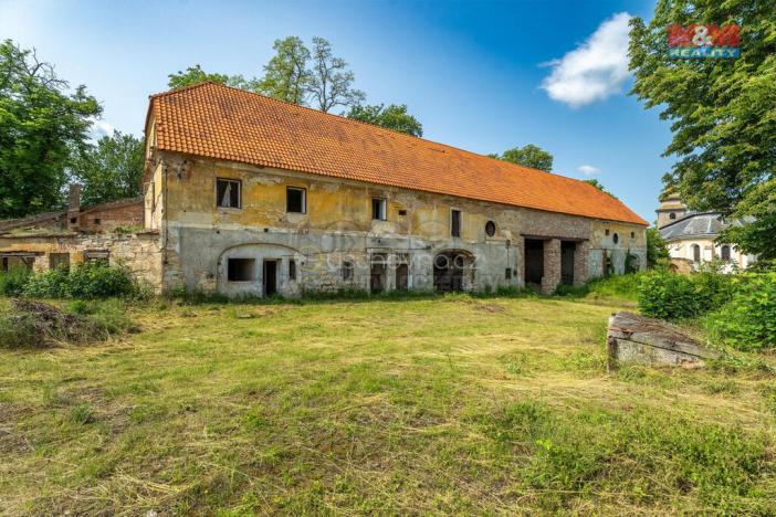 Prodej historického objektu, Zvoleněves, 5000 m2
