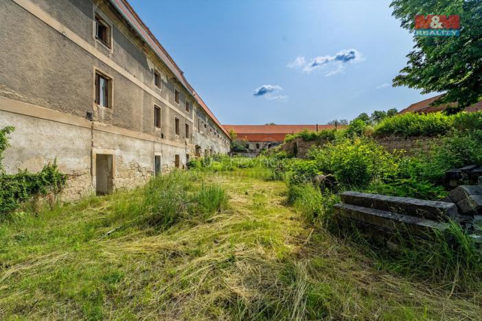 Prodej historického objektu, Zvoleněves, 5000 m2