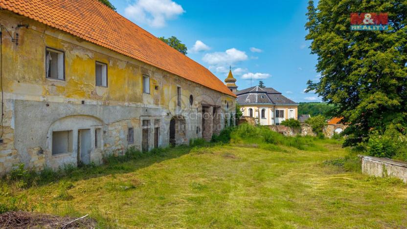 Prodej historického objektu, Zvoleněves, 5000 m2