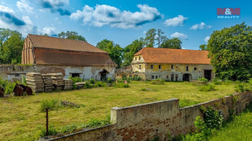 Prodej historického objektu, Zvoleněves, 5000 m2