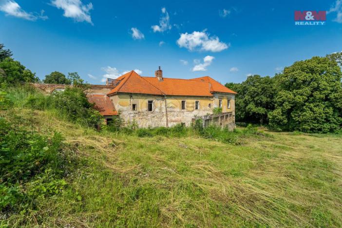 Prodej komerčního pozemku, Zvoleněves, 18484 m2