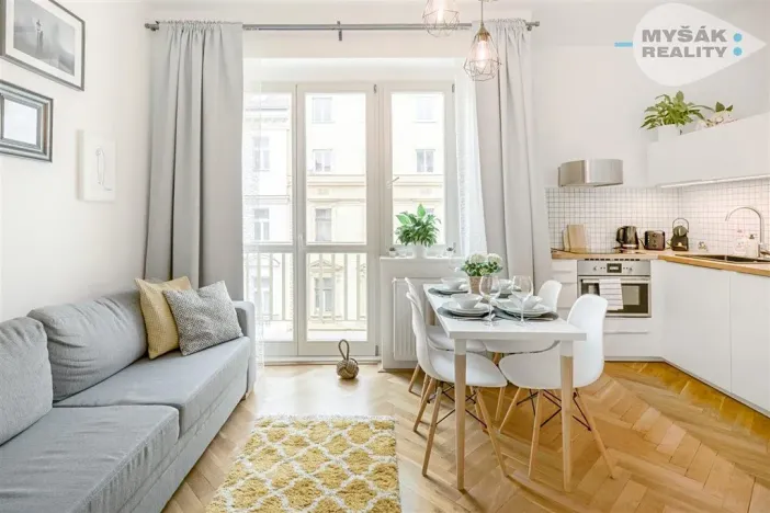 Pronájem bytu 2+kk, Praha - Vinohrady, Rumunská, 45 m2