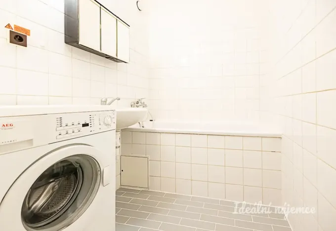 Pronájem bytu 3+1, Praha, Generála Janouška, 80 m2