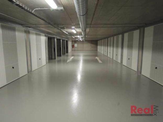 Pronájem garáže, Brno, Libušina třída, 16 m2