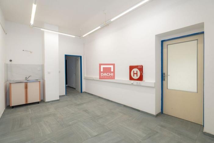 Pronájem skladu, Prostějov, Floriánské nám., 390 m2