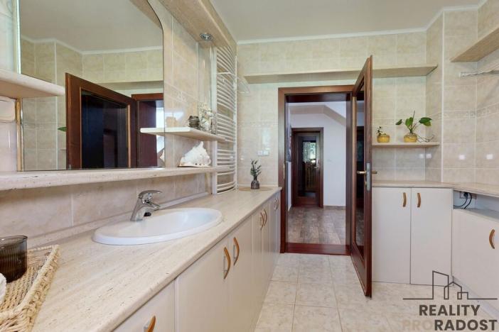 Prodej rodinného domu, Králův Dvůr - Křižatky, 240 m2