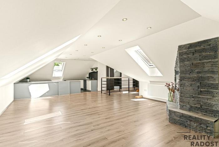 Prodej rodinného domu, Králův Dvůr - Křižatky, 240 m2