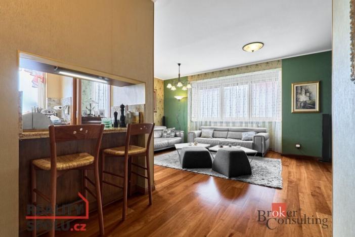 Prodej bytu 4+1, Karlovy Vary - Drahovice, Zbrojnická, 140 m2