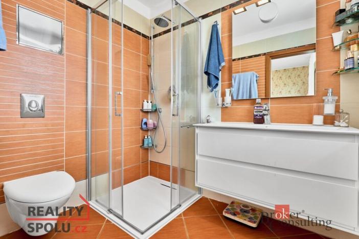 Prodej bytu 4+1, Karlovy Vary - Drahovice, Zbrojnická, 140 m2