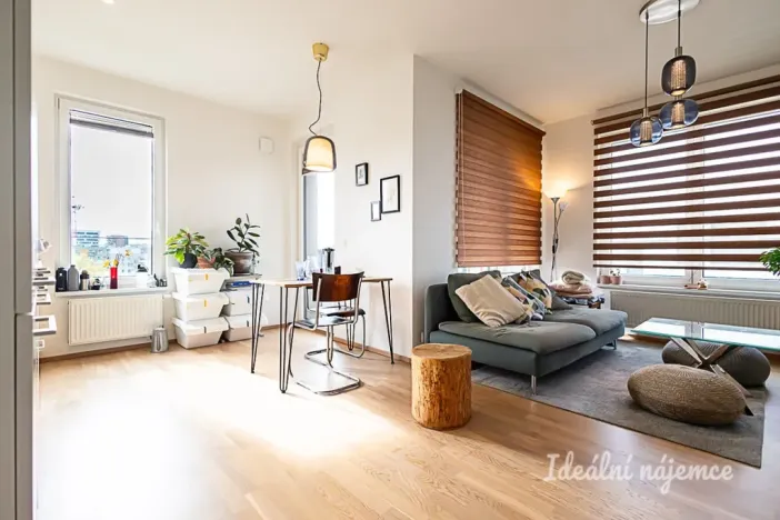 Pronájem bytu 3+kk, Praha - Hloubětín, Waltariho, 75 m2