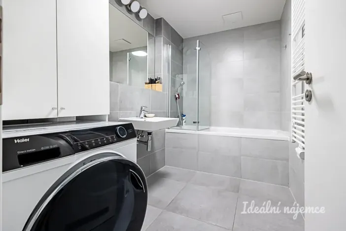 Pronájem bytu 3+kk, Praha - Hloubětín, Waltariho, 75 m2