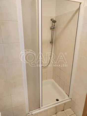 Pronájem bytu 1+kk, Praha - Horní Měcholupy, Padovská, 27 m2