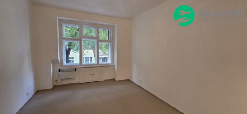 Pronájem bytu 1+kk, Praha - Žižkov, Žerotínova, 28 m2