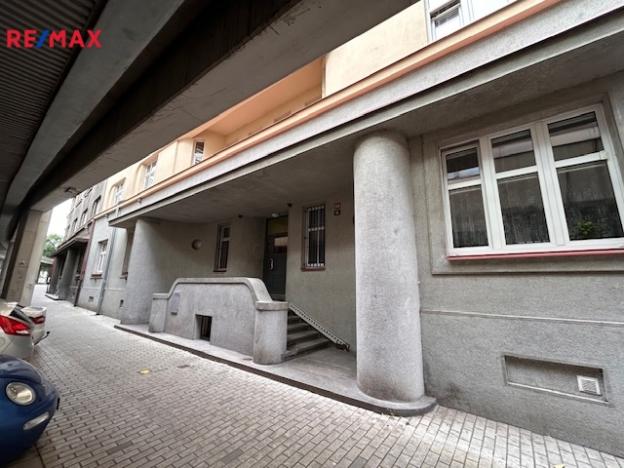 Pronájem bytu 2+kk, Hradec Králové, Okružní, 55 m2