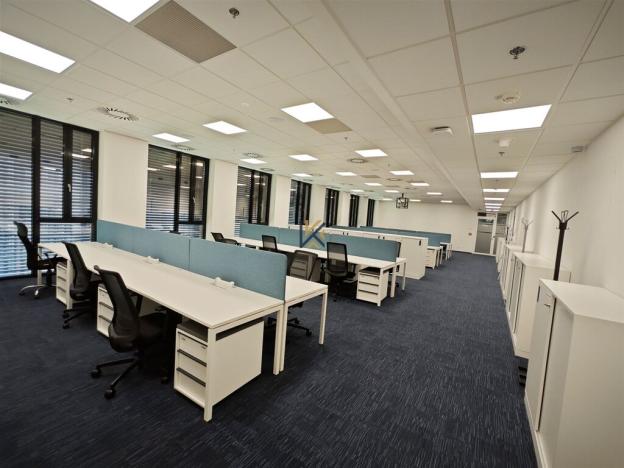 Pronájem kanceláře, Praha - Karlín, Sokolovská, 230 m2