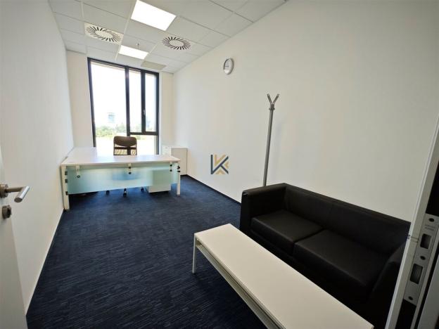 Pronájem kanceláře, Praha - Karlín, Sokolovská, 230 m2