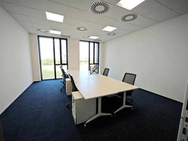 Pronájem kanceláře, Praha - Karlín, Sokolovská, 230 m2