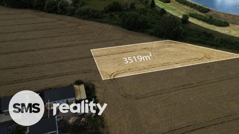 Prodej pole, Milovice, 3519 m2