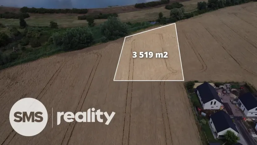 Prodej pole, Milovice, 3519 m2