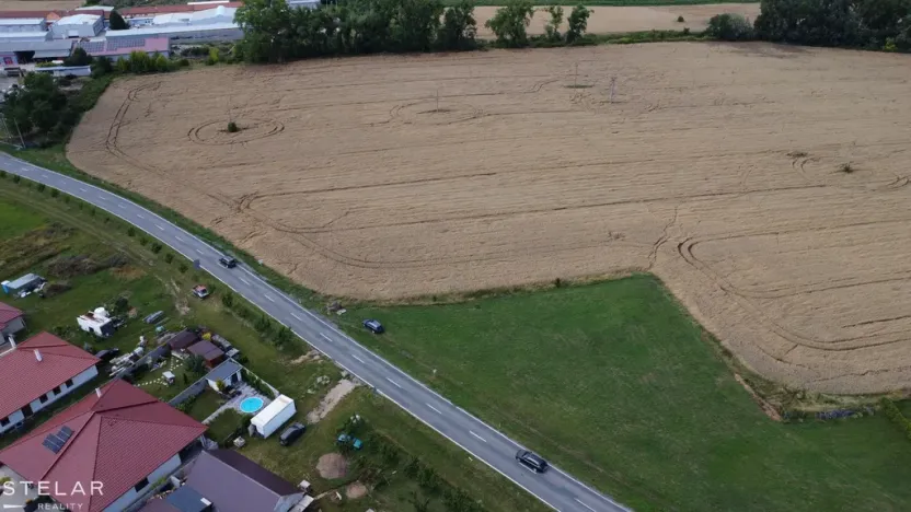 Prodej komerčního pozemku, Milovice, 4340 m2