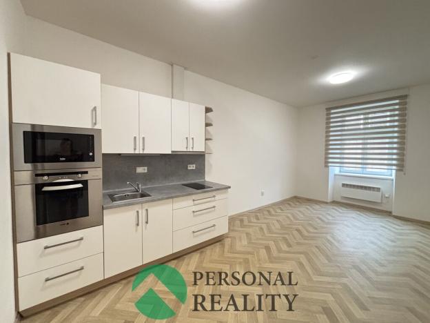 Pronájem bytu 1+kk, Chlumec nad Cidlinou, Klicperovo náměstí, 29 m2