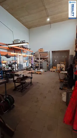 Pronájem výrobních prostor, Lišov, Hůrecká, 2357 m2