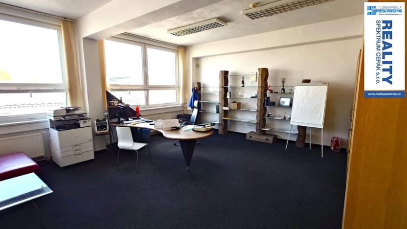 Pronájem kanceláře, Lišov, Hůrecká, 235 m2
