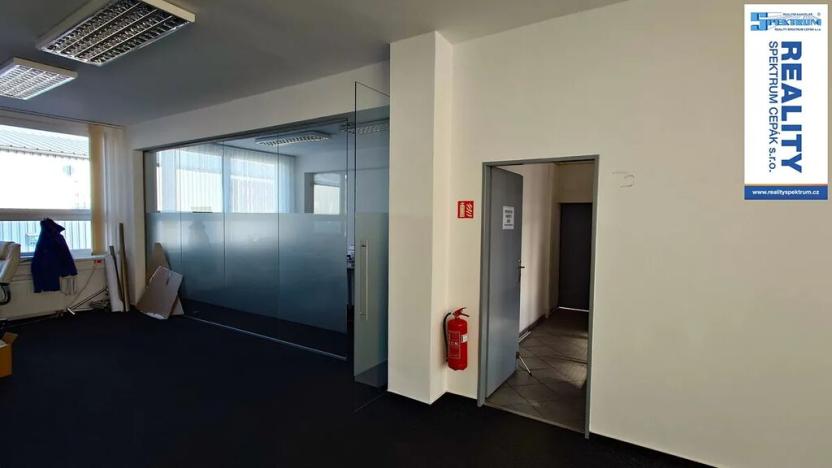 Pronájem kanceláře, Lišov, Hůrecká, 235 m2