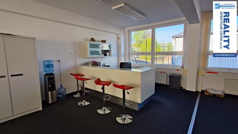 Pronájem kanceláře, Lišov, Hůrecká, 235 m2