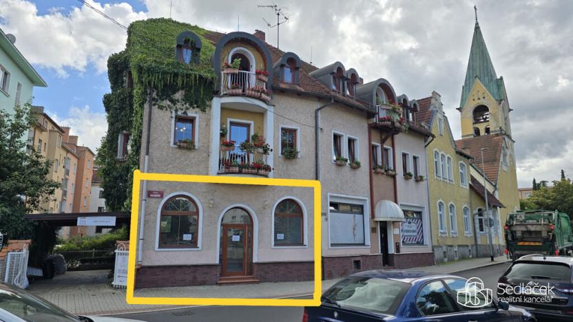 Pronájem obchodního prostoru, Sokolov, nábřeží Petra Bezruče, 49 m2