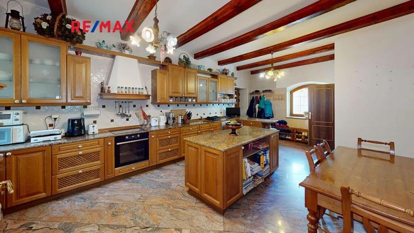 Prodej rodinného domu, Janůvky, 457 m2