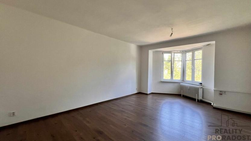 Pronájem bytu 2+1, Třinec, nám. Míru, 80 m2