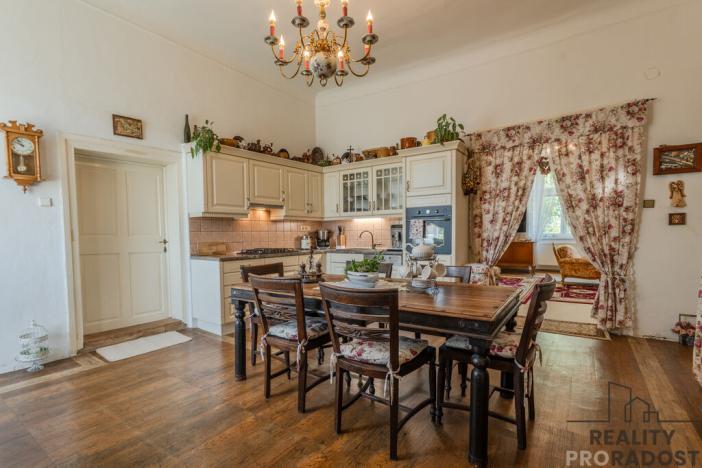 Prodej vily, Kučerov, 292 m2