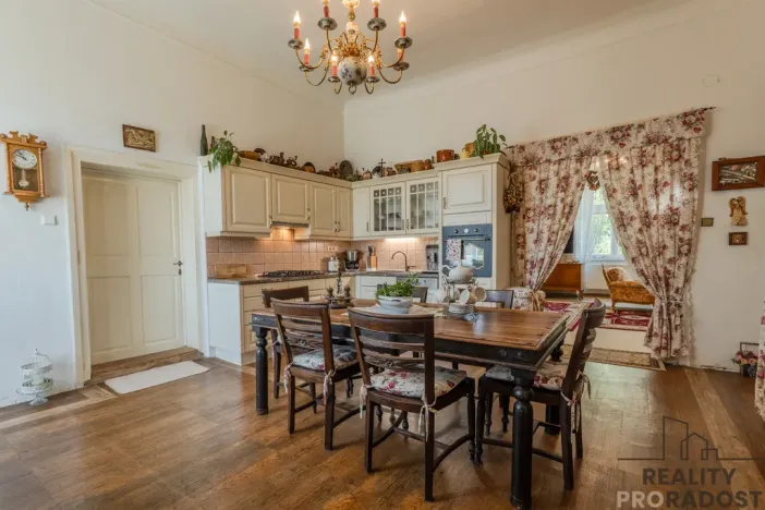 Prodej rodinného domu, Kučerov, 292 m2