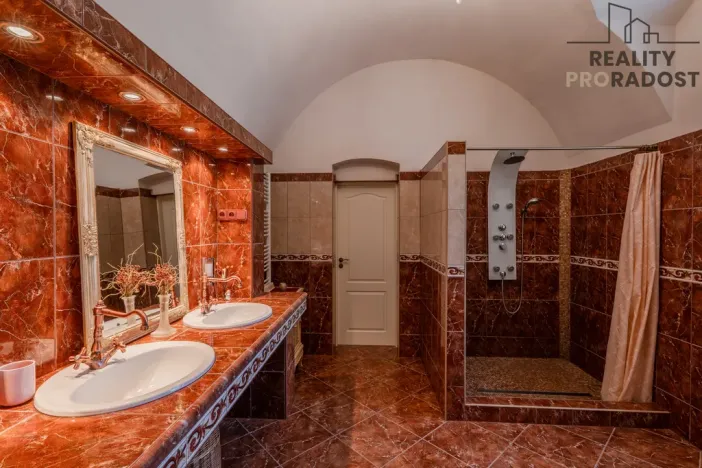 Prodej rodinného domu, Kučerov, 292 m2