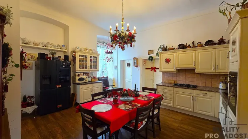 Prodej rodinného domu, Kučerov, 292 m2