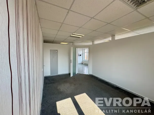 Pronájem kanceláře, Kralovice, nám. Osvobození, 54 m2