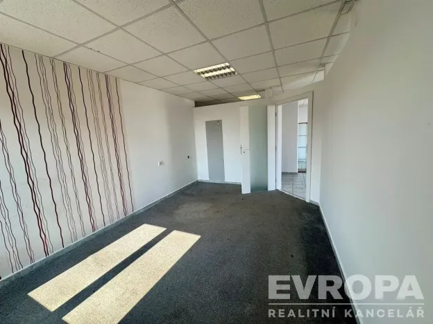 Pronájem kanceláře, Kralovice, nám. Osvobození, 54 m2