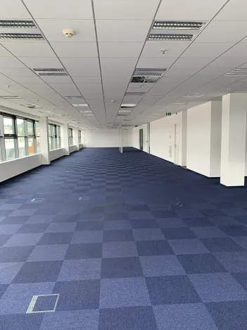 Pronájem kanceláře, Brno, Holandská, 936 m2