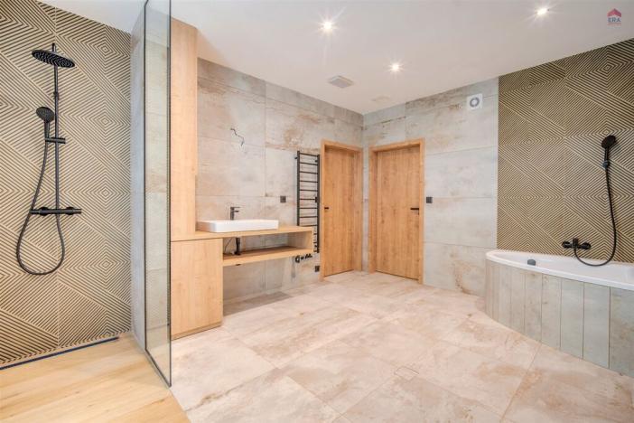 Prodej rodinného domu, Turnov - Bukovina, 450 m2