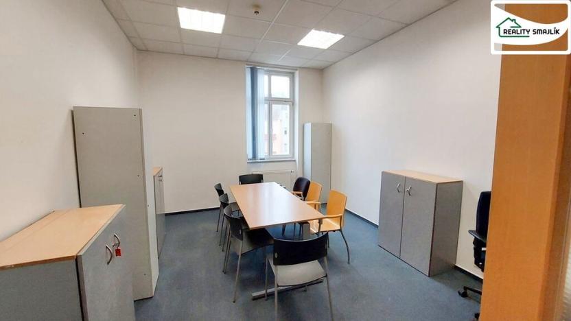 Pronájem kanceláře, Cheb, Májová, 19 m2