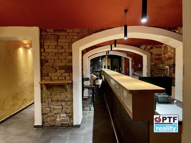 Pronájem restaurace, Plzeň, Veleslavínova, 325 m2