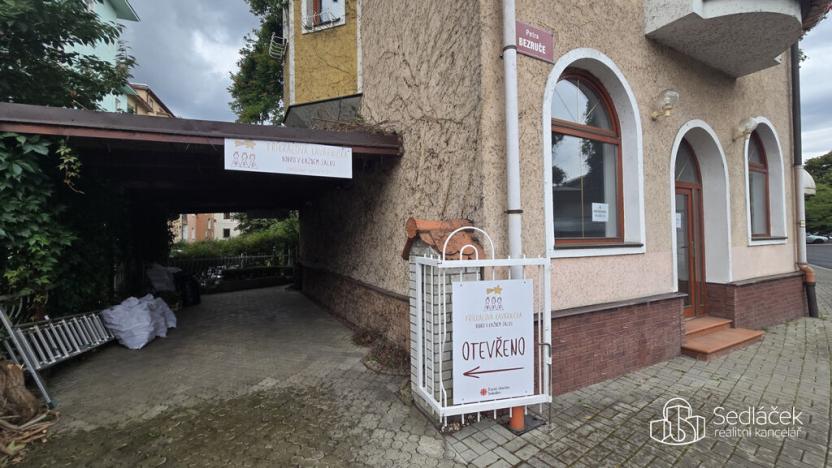Pronájem obchodního prostoru, Sokolov, nábřeží Petra Bezruče, 31 m2