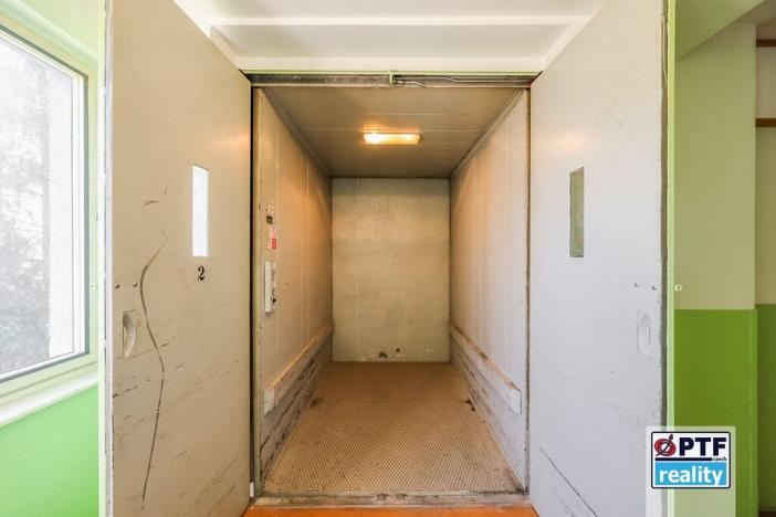 Pronájem výrobních prostor, Karlovy Vary, Jáchymovská, 50 m2